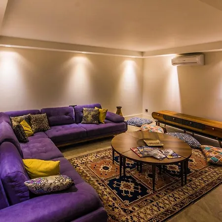 Sleeps 6 Pool Air Con Wifi Bitez