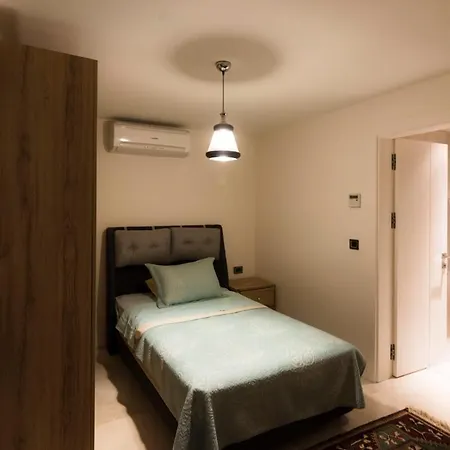 Sleeps 6 Pool Air Con Wifi Bitez